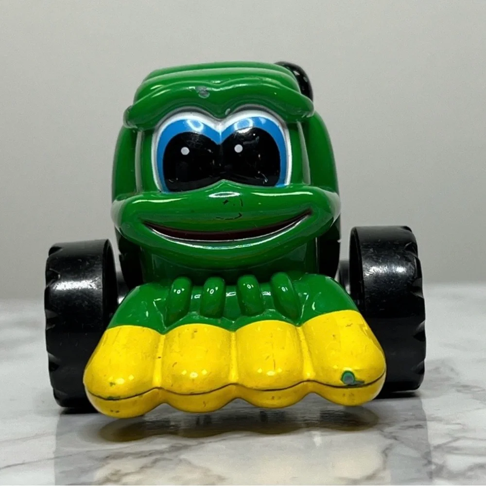 John Deere ERTL Character Truck Toy Green Cartoon Farm Vehicle Model 274 1 WY00 - Picture 2 of 11